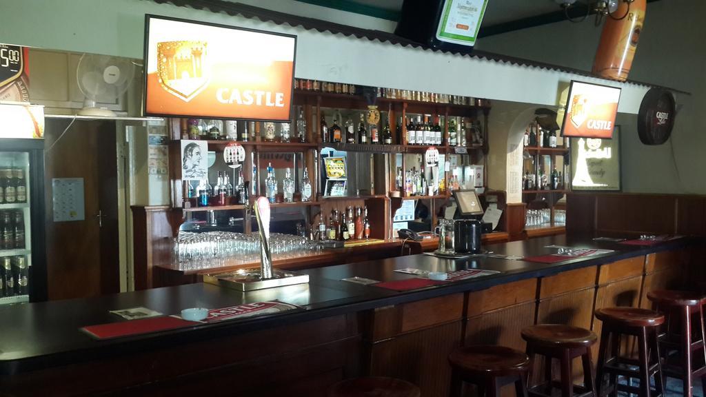 Victoria Hotel Bredasdorp Eksteriør billede
